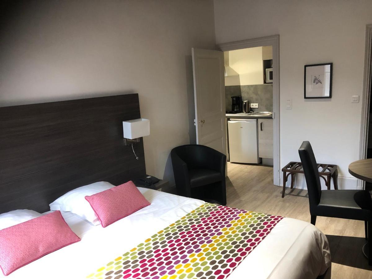 Bourbon-lʼArchambault Hotel Montespan المظهر الخارجي الصورة