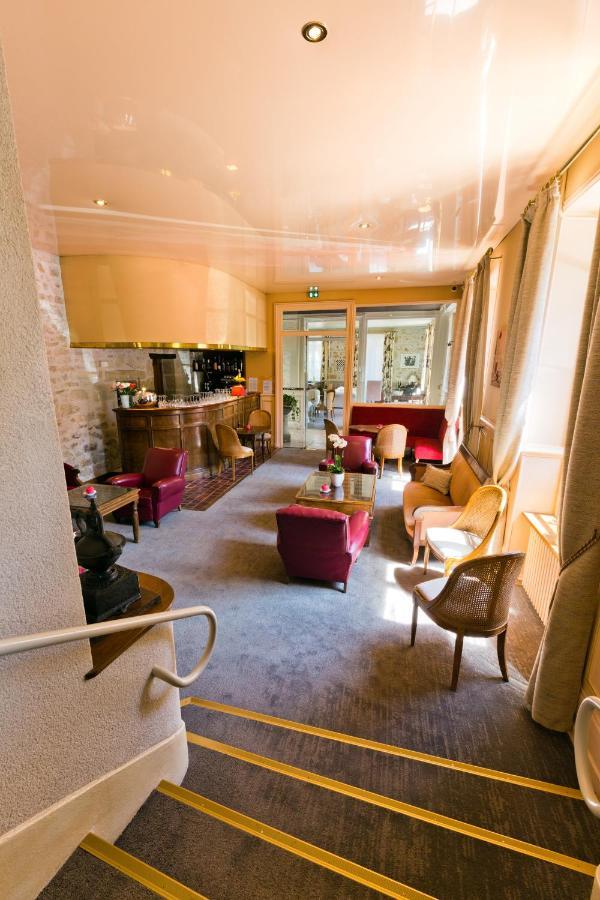 Bourbon-lʼArchambault Hotel Montespan المظهر الخارجي الصورة